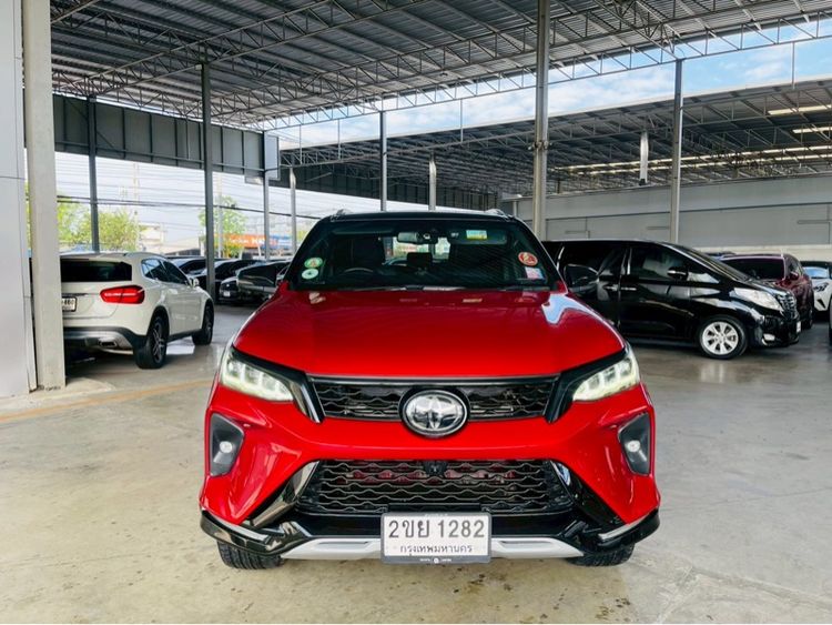 Toyota Fortuner 2021 2.8 Legender Black Top 4WD Utility-car ดีเซล ไม่ติดแก๊ส เกียร์อัตโนมัติ แดง รูปที่ 3