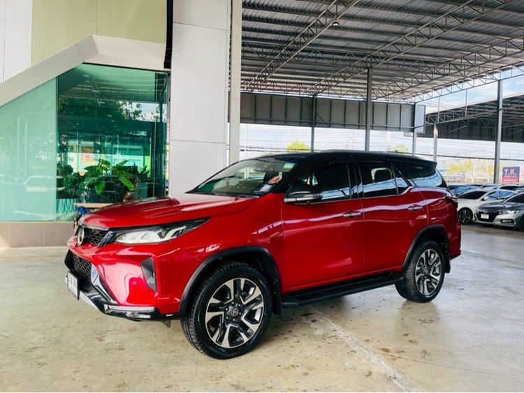 Toyota Fortuner 2021 2.8 Legender Black Top 4WD Utility-car ดีเซล ไม่ติดแก๊ส เกียร์อัตโนมัติ แดง รูปที่ 2