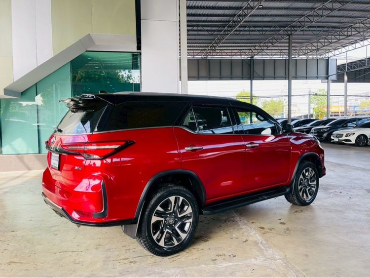 Toyota Fortuner 2021 2.8 Legender Black Top 4WD Utility-car ดีเซล ไม่ติดแก๊ส เกียร์อัตโนมัติ แดง รูปที่ 4