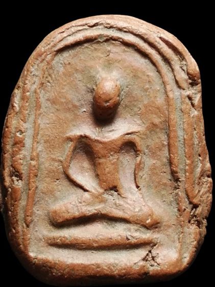 พระพิมพ์เศียรโล้นสะดุ้งกลับเนื้อดินหลวงปู่บุญครับ