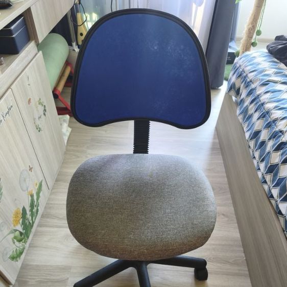 เก้าอี้ทำงานล้อเลื่อน ปรับความสูงได้ เก้าอี้เด็ก เก้าอี้วัยรุ่น Global house smith รุ่น Karin