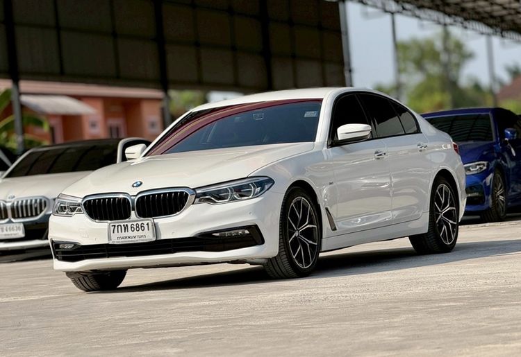 รถ BMW Series 5 520d สี ขาว