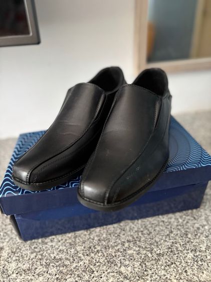 รองเท้าคัชชู