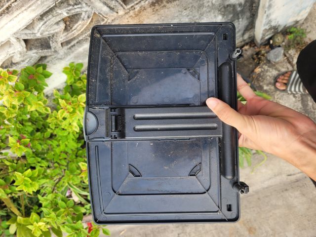 อุปกรณ์และวัสดุเบ็ดเตล็ด ขายที่ตั้งหนังสือ​