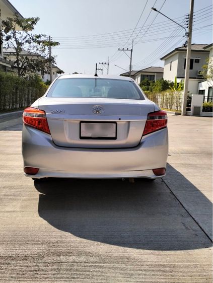 Toyota Vios 2015 1.5 J Sedan เบนซิน ไม่ติดแก๊ส เกียร์อัตโนมัติ เทา รูปที่ 4