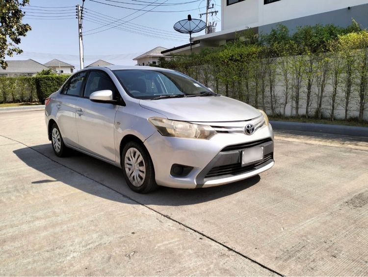 Toyota Vios 2015 1.5 J Sedan เบนซิน ไม่ติดแก๊ส เกียร์อัตโนมัติ เทา รูปที่ 2