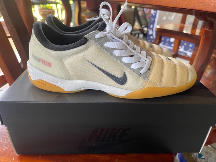รองเท้าฟุตซอลNike T90 รูปที่ 9