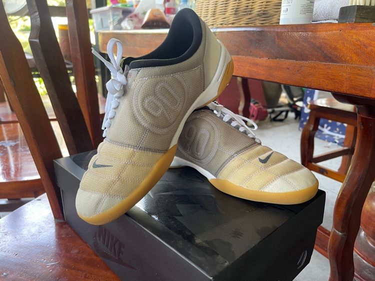 ไม่ระบุ รองเท้าฟุตซอลNike T90