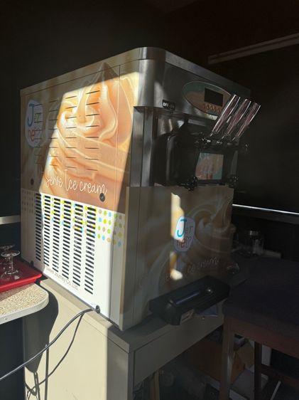 ขายเครื่องทำไอศครีมซอฟเสริฟ 3 หัว พร้อมสอน ใช้งานน้อย รูปที่ 5