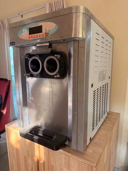 ขายเครื่องทำไอศครีมซอฟเสริฟ 3 หัว พร้อมสอน ใช้งานน้อย รูปที่ 3