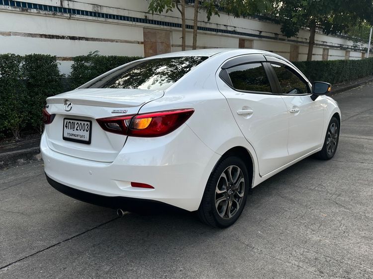 Mazda Mazda 2 2015 1.5 XD High Plus Sedan ดีเซล ไม่ติดแก๊ส เกียร์อัตโนมัติ ขาว รูปที่ 4