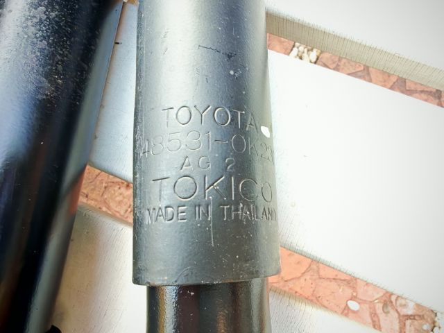 โช้คอัพติดรถฟอร์จูนเนอร์รุ่นsmart ถอดเก็บ สภาพดีเก่าเก็บ