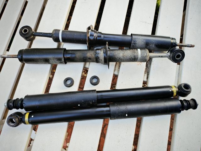 โช้คอัพติดรถฟอร์จูนเนอร์รุ่นsmart ถอดเก็บ สภาพดีเก่าเก็บ รูปที่ 3