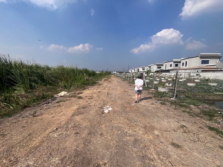 ไม่ใช่ ที่ดินทำเลดีใกล้นิคมลาดกระบัง ชุมชน รูปที่ 2