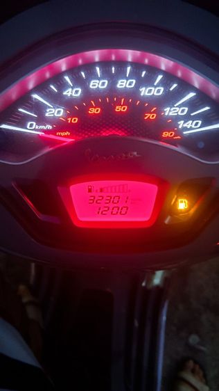 vespa sprint 150 รูปที่ 4