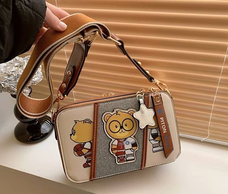 กระเป๋าสะพาย Beibaobao ลายหมี สีน้ำตาล BA0022 รูปที่ 5