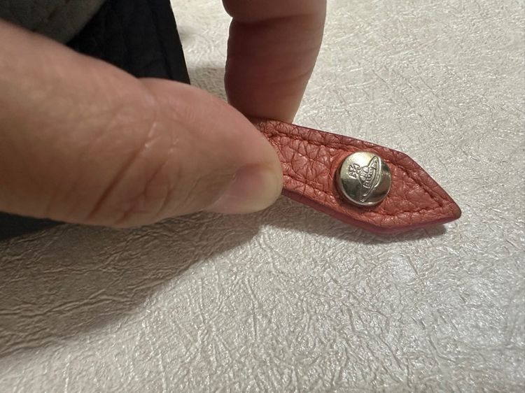 Vivienne Westwood Long Wallet กระเป๋าสตางค์ใบยาว หนังแท้ ทูโทน ฝาพับ มือสองของแท้ รูปที่ 3