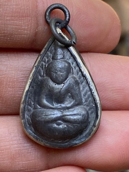 พระเก่าเนื้อโลหะ