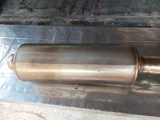 ท่อพักกลางสแตนเลสรถกระบะ 6×18 นิ้ว ท่อ2.5 นิ้ว 