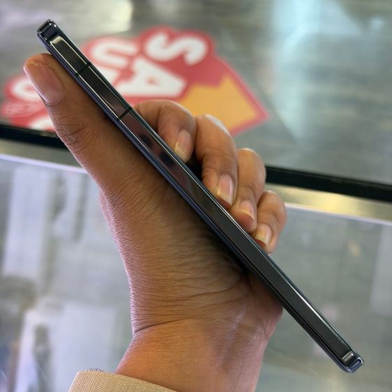 IQOO 13 สีดำ(Alpha) เครื่องศูนย์ สภาพสวยมาก จอ6.82นิ้ว แรม16รอม512 Snap8 Elite กล้อง50ล้าน(3ตัว)🔥🔥 รูปที่ 3