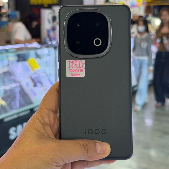 IQOO 13 สีดำ(Alpha) เครื่องศูนย์ สภาพสวยมาก จอ6.82นิ้ว แรม16รอม512 Snap8 Elite กล้อง50ล้าน(3ตัว)🔥🔥 รูปที่ 2