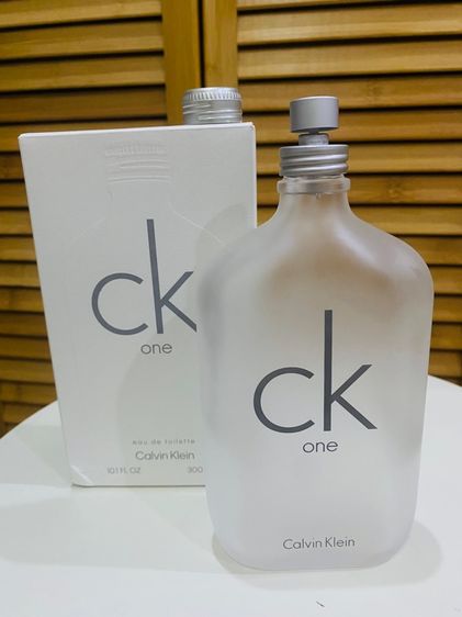 ขวดเปล่าน้ำหอม CK One แท้ 💯 ขนาด 300 มล ไซซ์ใหญ่พิเศษ รุ่นนี้  หายากมาก🔥 สภาพสวยใส ไม่มีรอยแตก รูปที่ 4