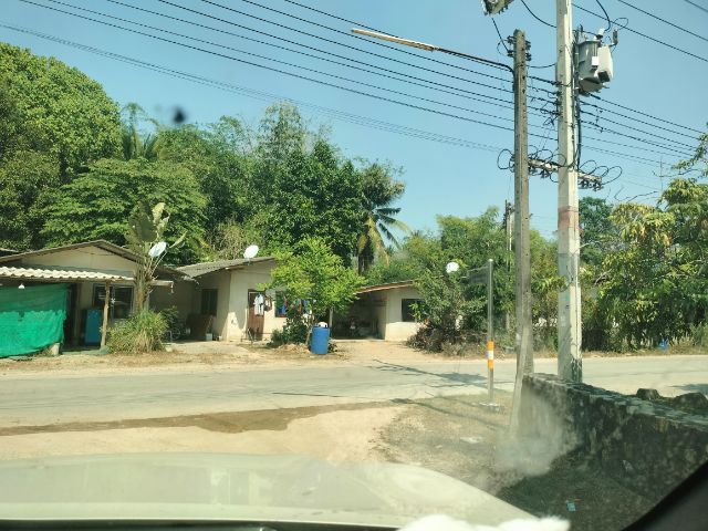 ใช่ 📌ที่ดินถนนพรประภานิมิตร📌ใกล้สยามคันที่คลับ📌เหมาะทำบ้านสวน📌ล้อมรั้วแล้ว📌ด้านหลังติดลำห้วย✅ถูกมากราคานี้ รูปที่ 3