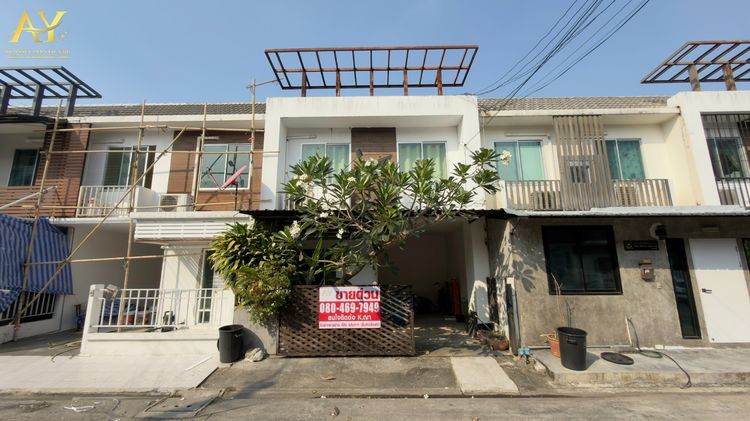 มีบางส่วน ขายด่วนทาวน์โฮม 2 ชั้น  อารียา เดอะคัลเลอร์ 1 Areeya The Color 1 ใกล้รถไฟฟ้า สายสีน้ำเงิน และสายสีชมพู ถ. ลาดปลาเค้า เขตลาดพร้าว กทม เ