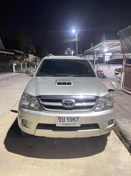 Toyota Fortuner 2007 3.0 V 4WD Utility-car ดีเซล เกียร์อัตโนมัติ บรอนซ์เงิน รูปที่ 3