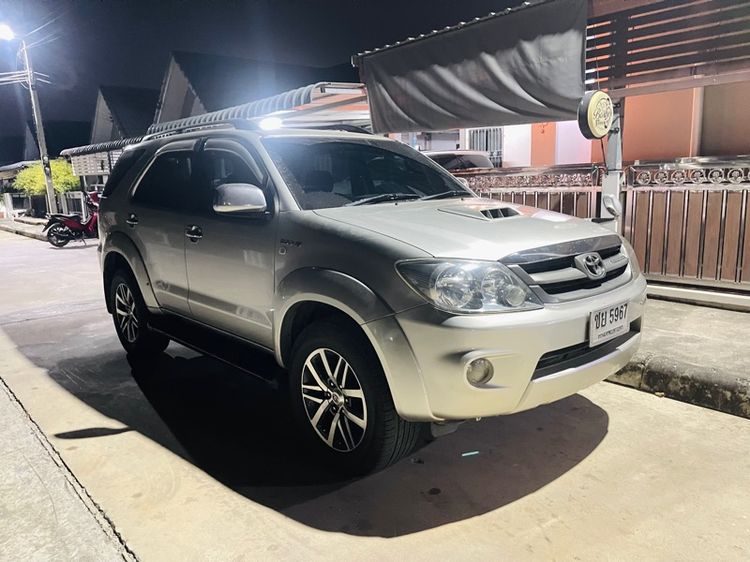 Toyota Fortuner 2007 3.0 V 4WD Utility-car ดีเซล เกียร์อัตโนมัติ บรอนซ์เงิน รูปที่ 2