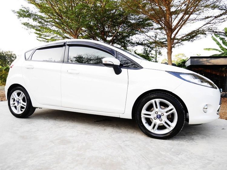 Ford Fiesta 2012 1.5 Sport Sedan เบนซิน ไม่ติดแก๊ส เกียร์อัตโนมัติ ขาว รูปที่ 2