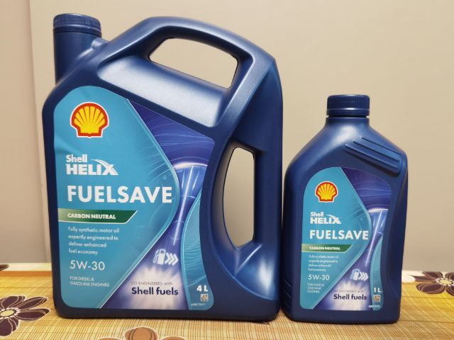ขายน้ำมันเครื่องสำหรับเครื่องยนต์เบนซิน​เปลี่ยนถ่ายระยะ 10,000​ กิโลเมตร Shell HELIX Fuel​Save​ 5W-30 สังเคราะห์แท้​ 4 ลิตร แถมฟรี 1 ลิตร