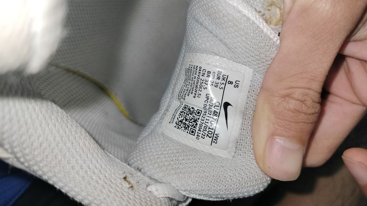 รองเท้าผ้าใบ ผ้าใบ UK 6.5 | EU 40 | US 8 ขาว Nike air max ap ความยาวเท้า250 มือสองของแท้แน่นอนครับ