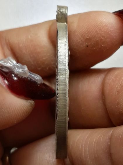 เหรียญหลวงพ่อคูณ รุ่นสร้างบารมี ปี 2519 รูปที่ 4