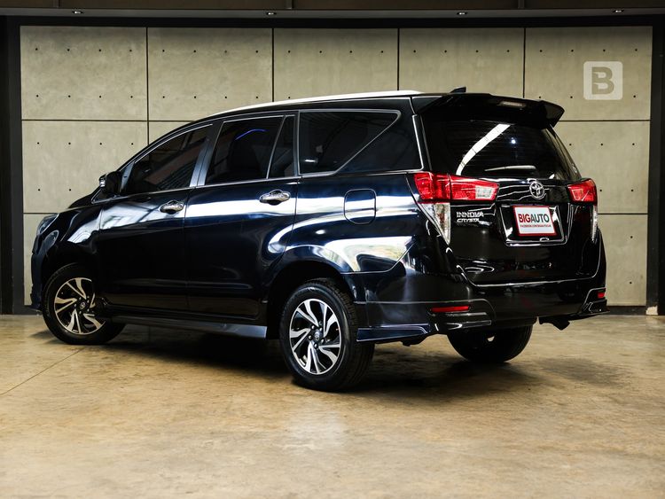 Toyota Innova 2022 2.8 Crysta Utility-car ดีเซล ไม่ติดแก๊ส เกียร์อัตโนมัติ ดำ รูปที่ 4