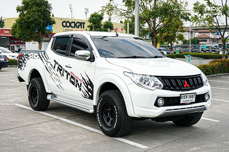 Mitsubishi Triton 2018 2.4 Plus GLS Limited Pickup ดีเซล ไม่ติดแก๊ส เกียร์ธรรมดา ขาว รูปที่ 3