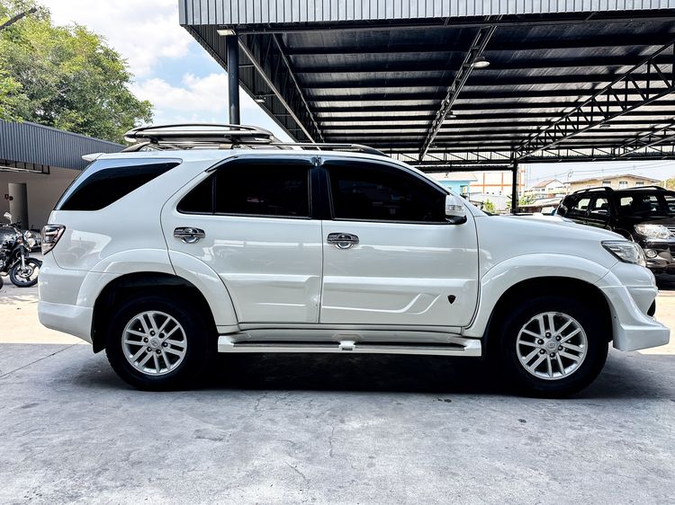 Toyota Fortuner 2012 2.5 G Utility-car ดีเซล เกียร์ธรรมดา ขาว รูปที่ 4