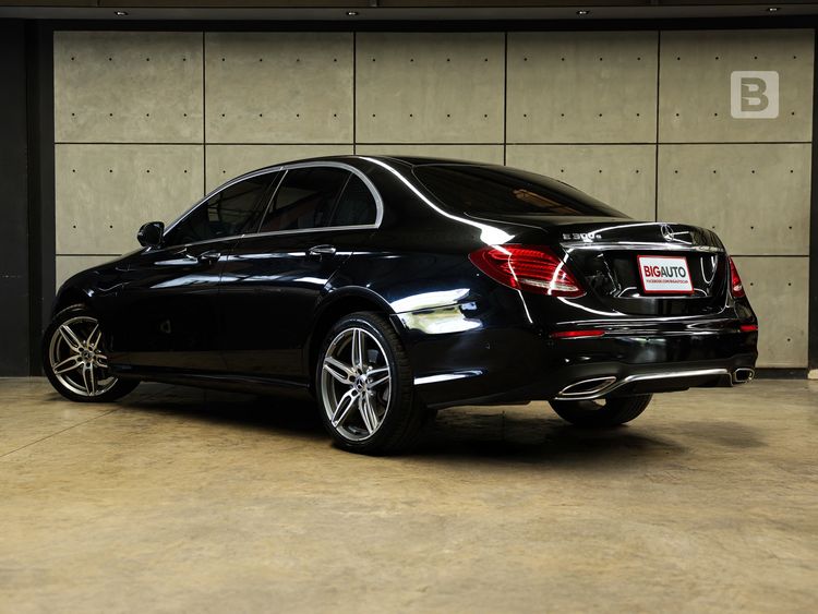 Mercedes-Benz E-Class 2020 E300e Sedan ปลั๊กอินไฮบริด (PHEV) ไม่ติดแก๊ส เกียร์อัตโนมัติ ดำ รูปที่ 4