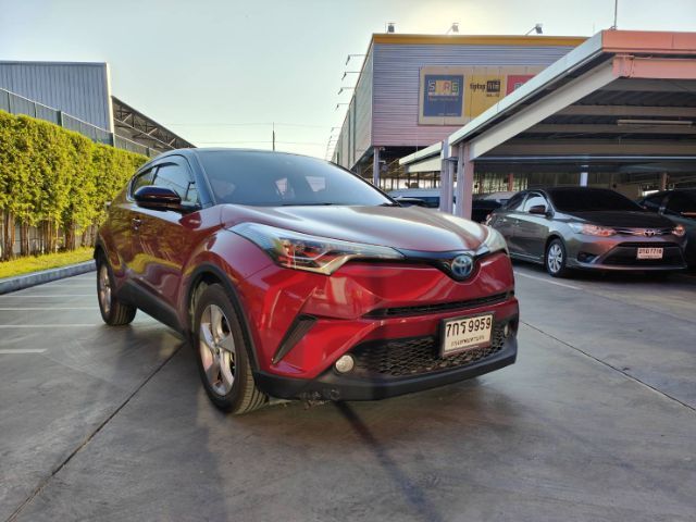 Toyota C-HR 2018 1.8 HV Hi Sedan เบนซิน ไม่ติดแก๊ส เกียร์อัตโนมัติ แดง รูปที่ 3