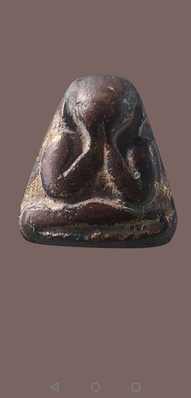 ปิดตาหลวงพ่อแก้ว​ พิมพ์หลังแบบ​ เนื้อโทนเนื้อกะลา​ ปิดทองเก่าล่อน  วัดเคลือวัลย์จ.ชลบุรี