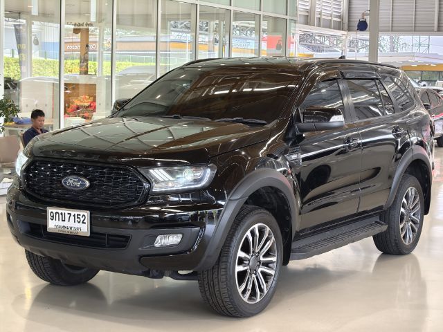 รถ Ford Everest 2.0 Titanium สี ดำ