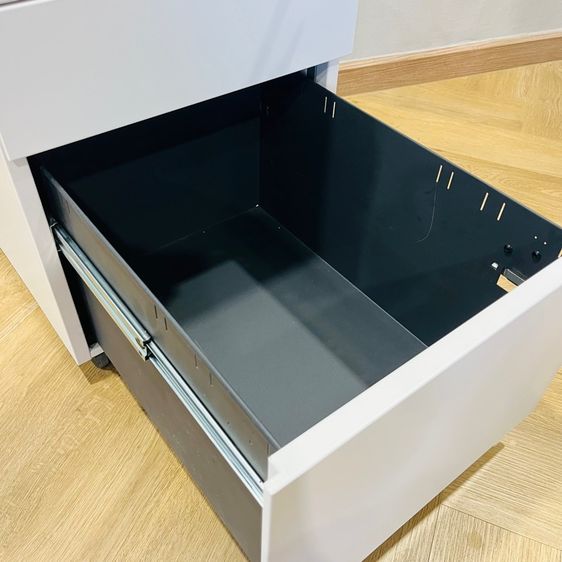 Haworth White Metal Mobile Pedestal. รูปที่ 7