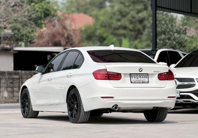 BMW Series 3 2013 320i เบนซิน เกียร์อัตโนมัติ ขาว รูปที่ 4
