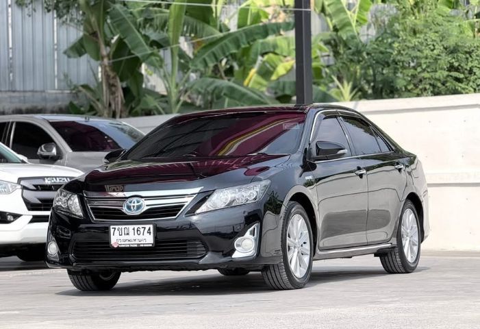 รถ Toyota Camry 2.5 HV สี ดำ