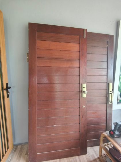 ประตูไม้เต็ง บานคู่ 5000 สภาพดีมากกก