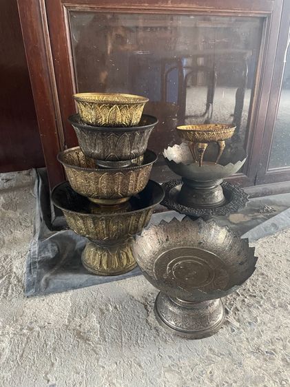 รับซื้อเครื่องเงินเก่าเครื่องทองเหลืองเก่า เบญจรงค์ลายครามเก่า