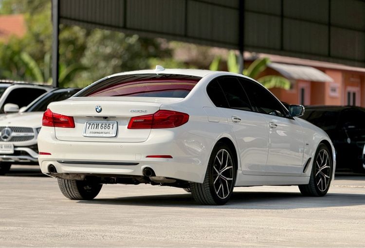 BMW Series 5 2018 520d Sedan ดีเซล ไม่ติดแก๊ส เกียร์อัตโนมัติ ขาว รูปที่ 4