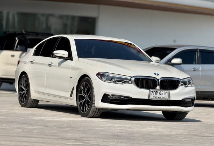 รถ BMW Series 5 520d สี ขาว
