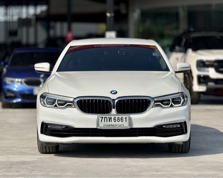 BMW Series 5 2018 520d Sedan ดีเซล ไม่ติดแก๊ส เกียร์อัตโนมัติ ขาว รูปที่ 3