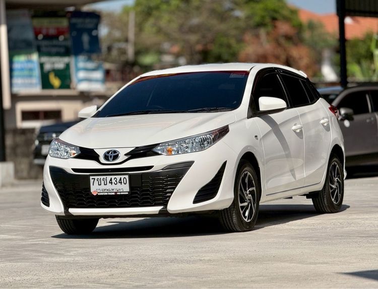 Toyota Yaris 2018 1.2 J Sedan เบนซิน ไม่ติดแก๊ส เกียร์อัตโนมัติ ขาว รูปที่ 3